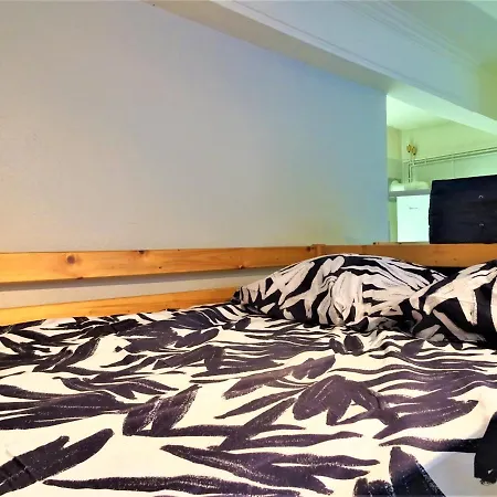 2 Ou 3 Personnes Maximum - Hypercentre - Gare A 10 Min A Pieds Apartment