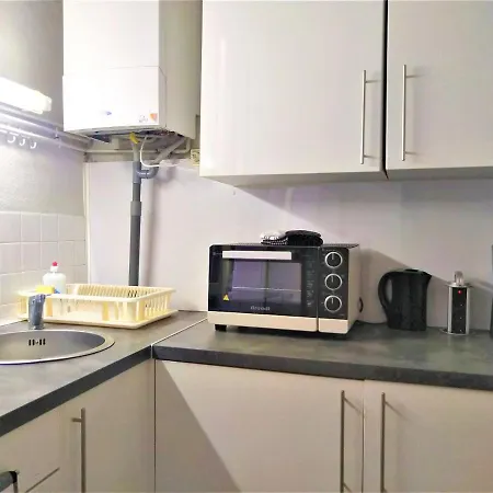 2 Ou 3 Personnes Maximum - Hypercentre - Gare A 10 Min A Pieds Apartment