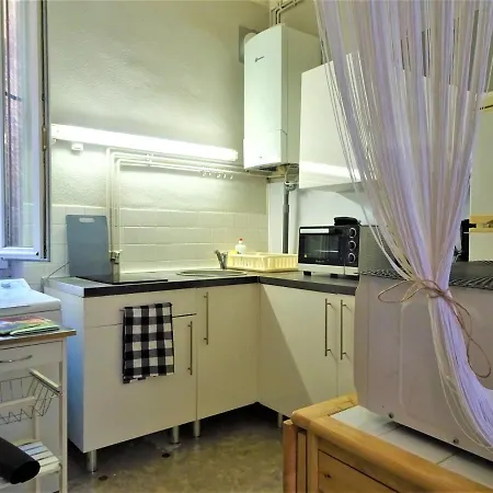 2 Ou 3 Personnes Maximum - Hypercentre - Gare A 10 Min A Pieds Apartment